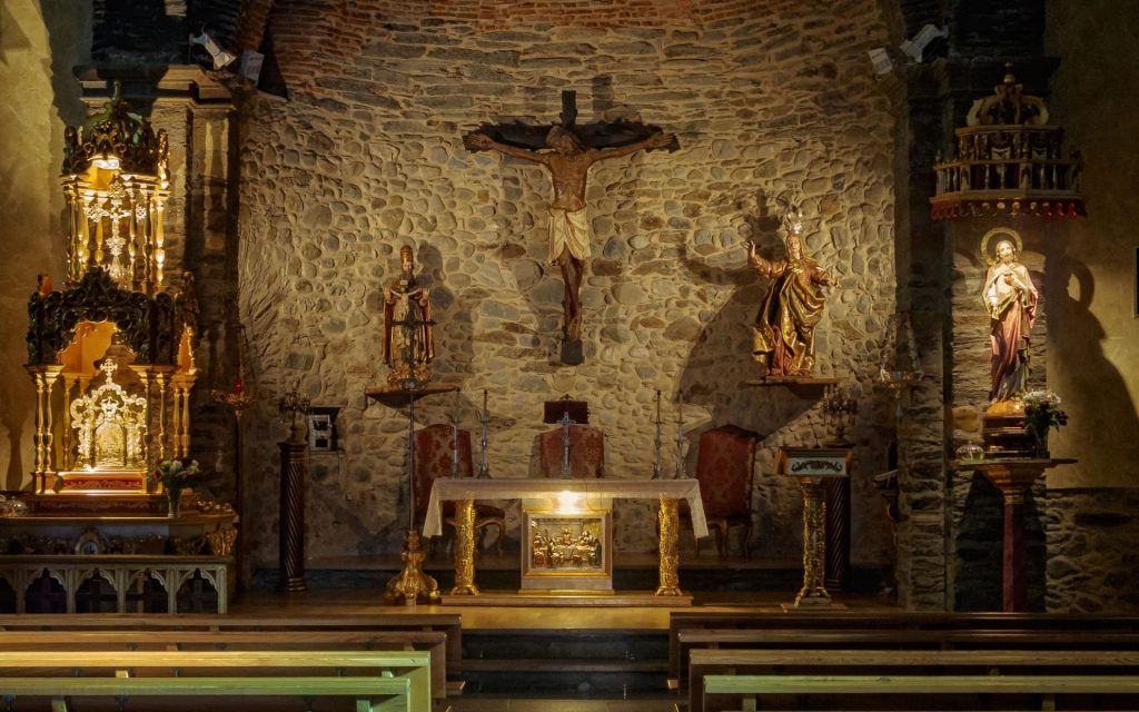 Altar de la Iglesia de Santa María en Cacabelos