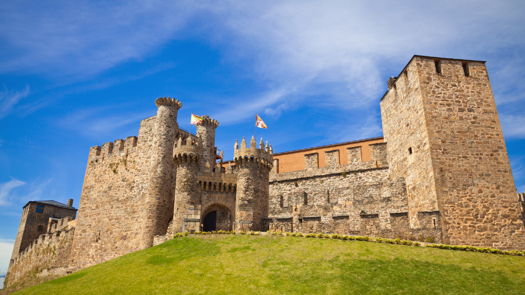 2. El Castillo Templario de Ponferrada